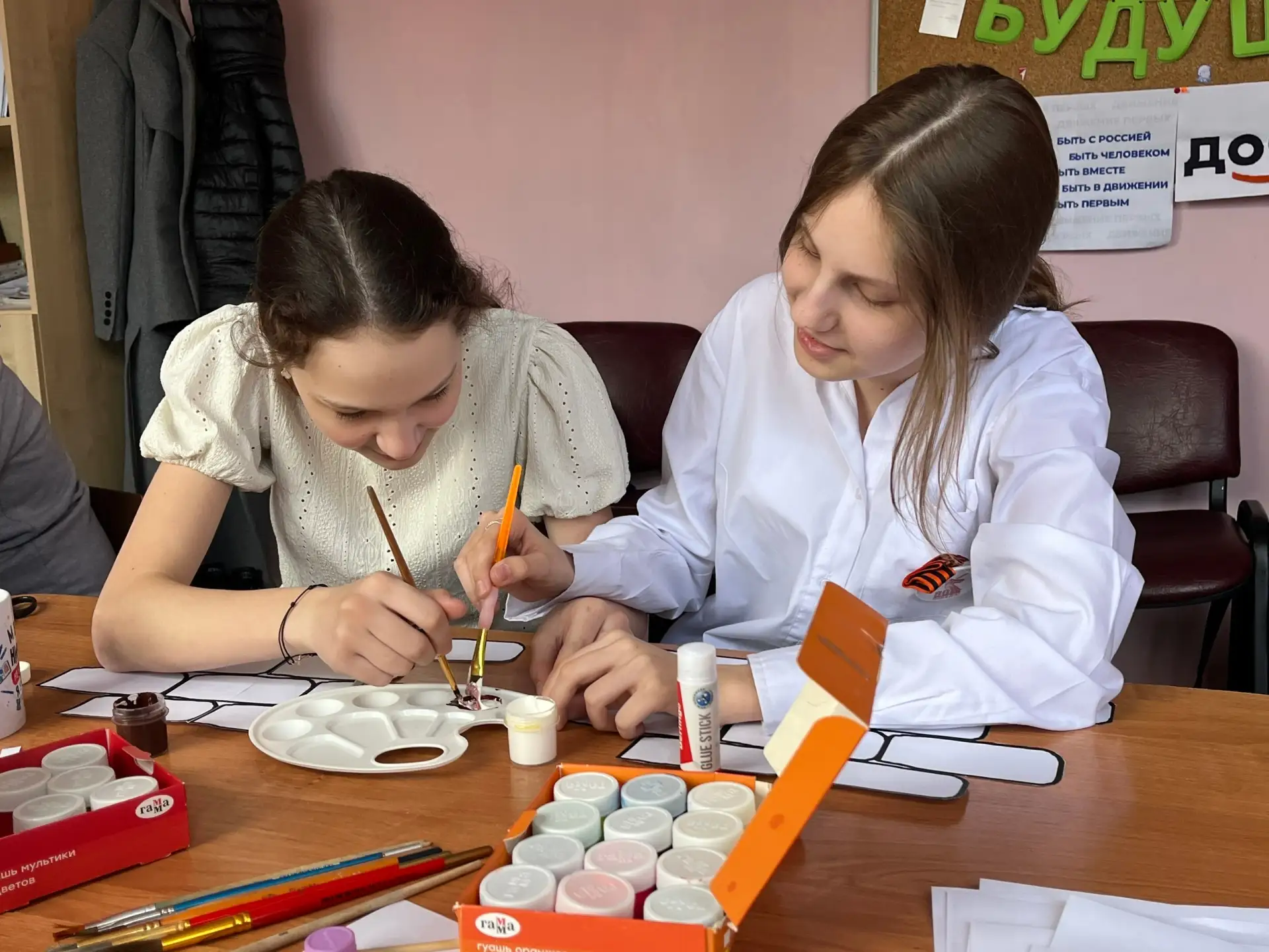 Помним. Гордимся. Чтим.  В эти дни, когда сердце наполняется особым трепетом, а в воздухе витает дух