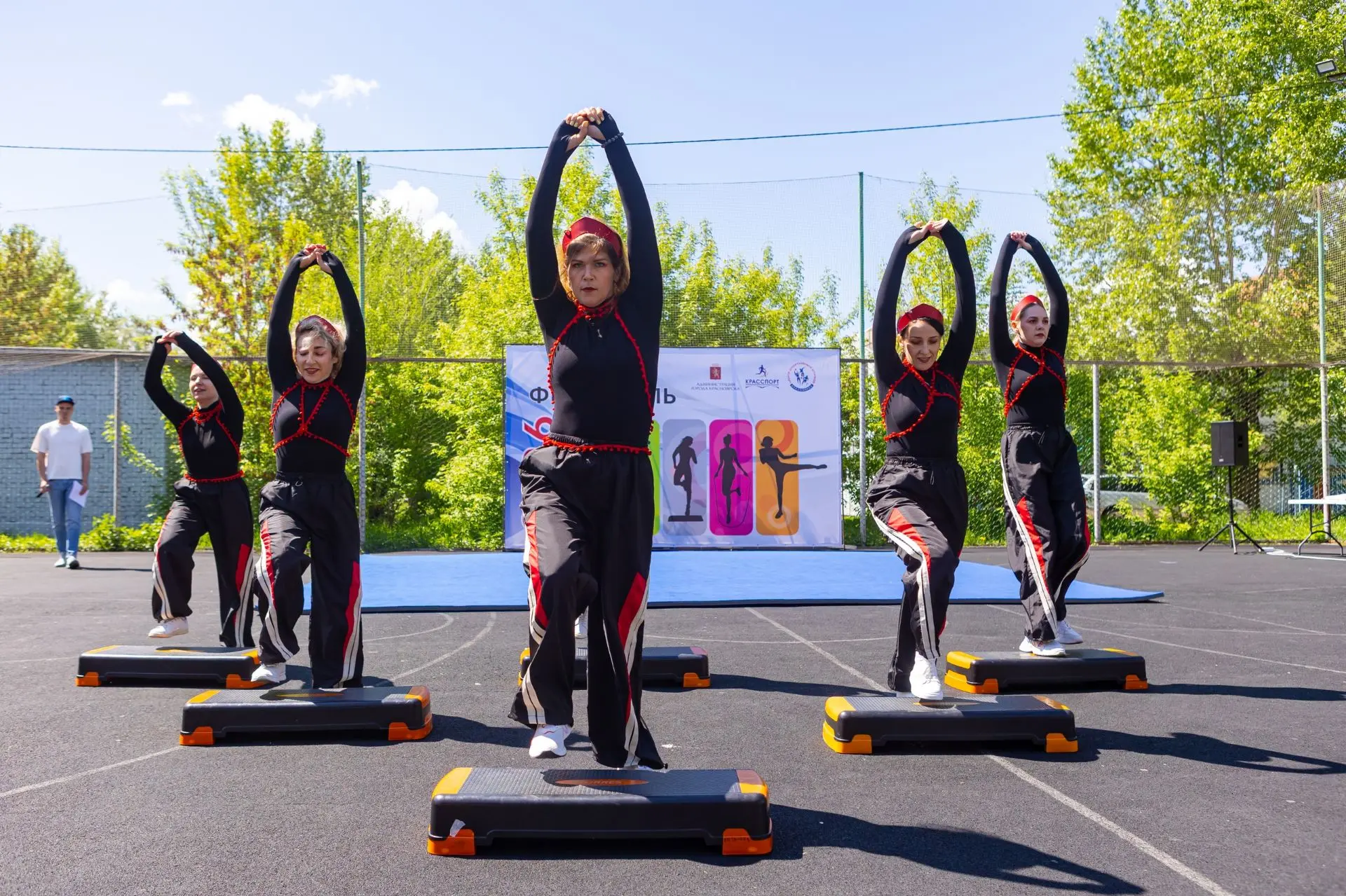🤸Среди дворовых команд прошел фестиваль по фитнесу