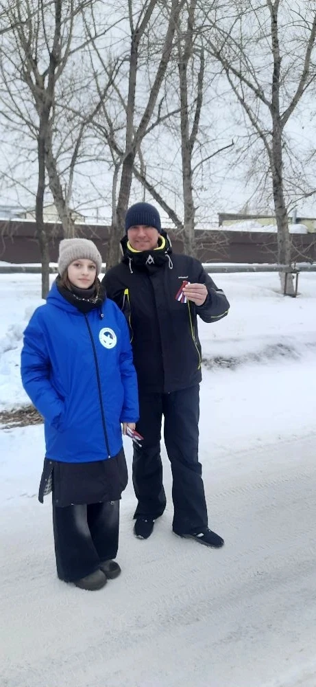 18 марта волонтеры Победы школьного отряда МБОУ «СОШ №10» провели акцию «Российский триколор», приур