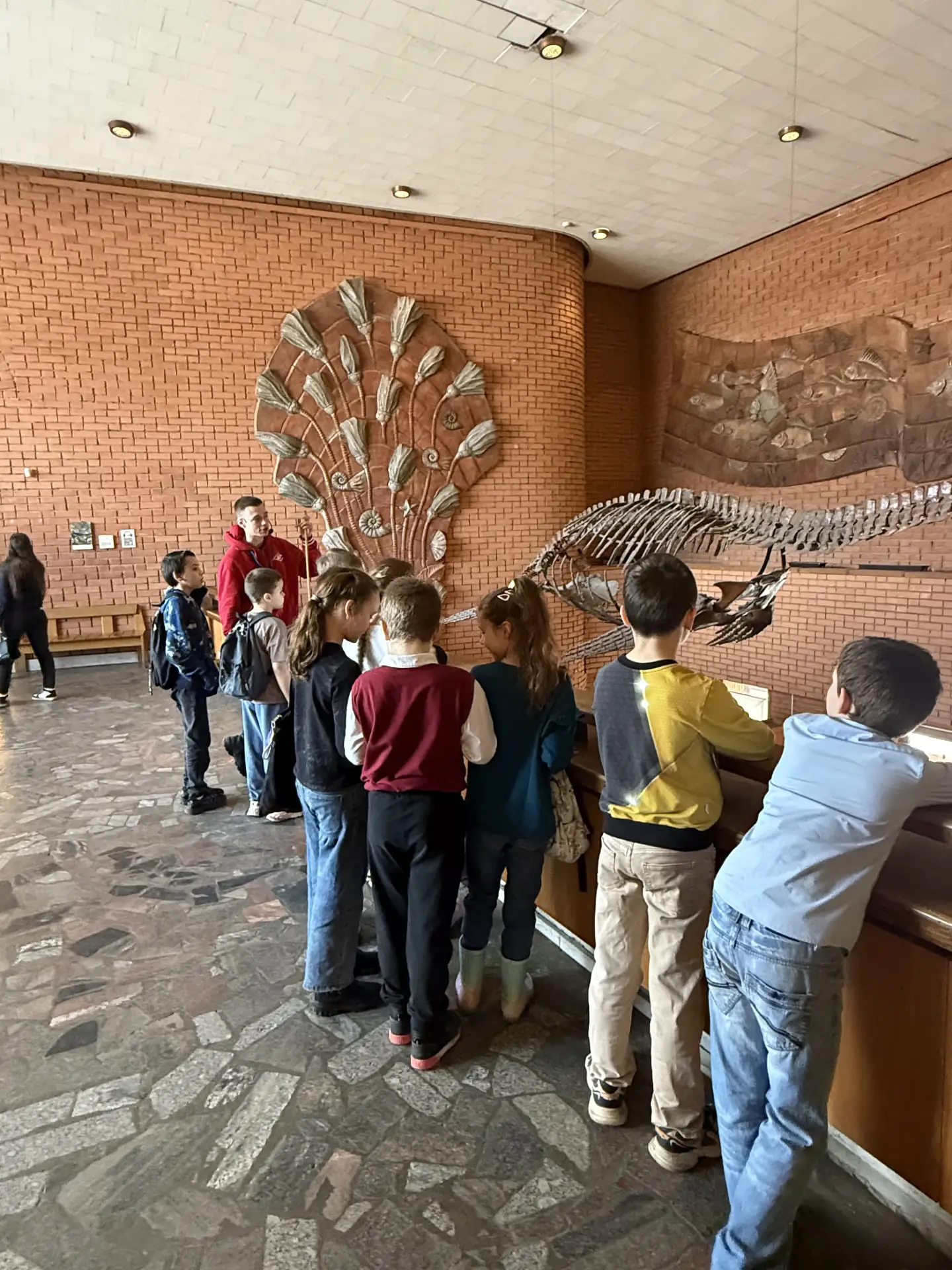 🦕Экскурсия в Палеонтологический музей со 2 «Б» классом.  🗓️ 27 марта ученики 2 «Б» класса вместе с к