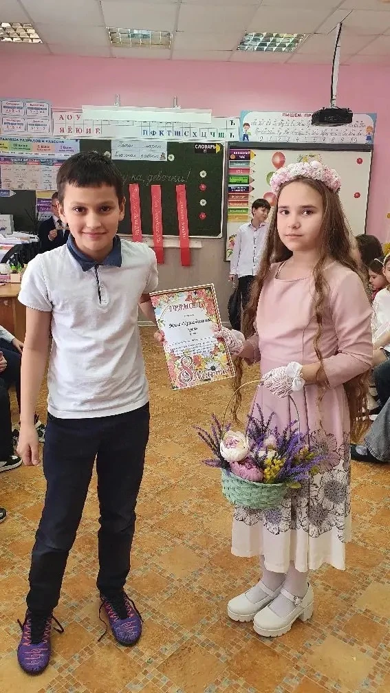 🌸💐В 3 «А» классе прошла праздничная программа «А ну-ка, девочки!» 💐🌸  5 марта, в преддверии самого н