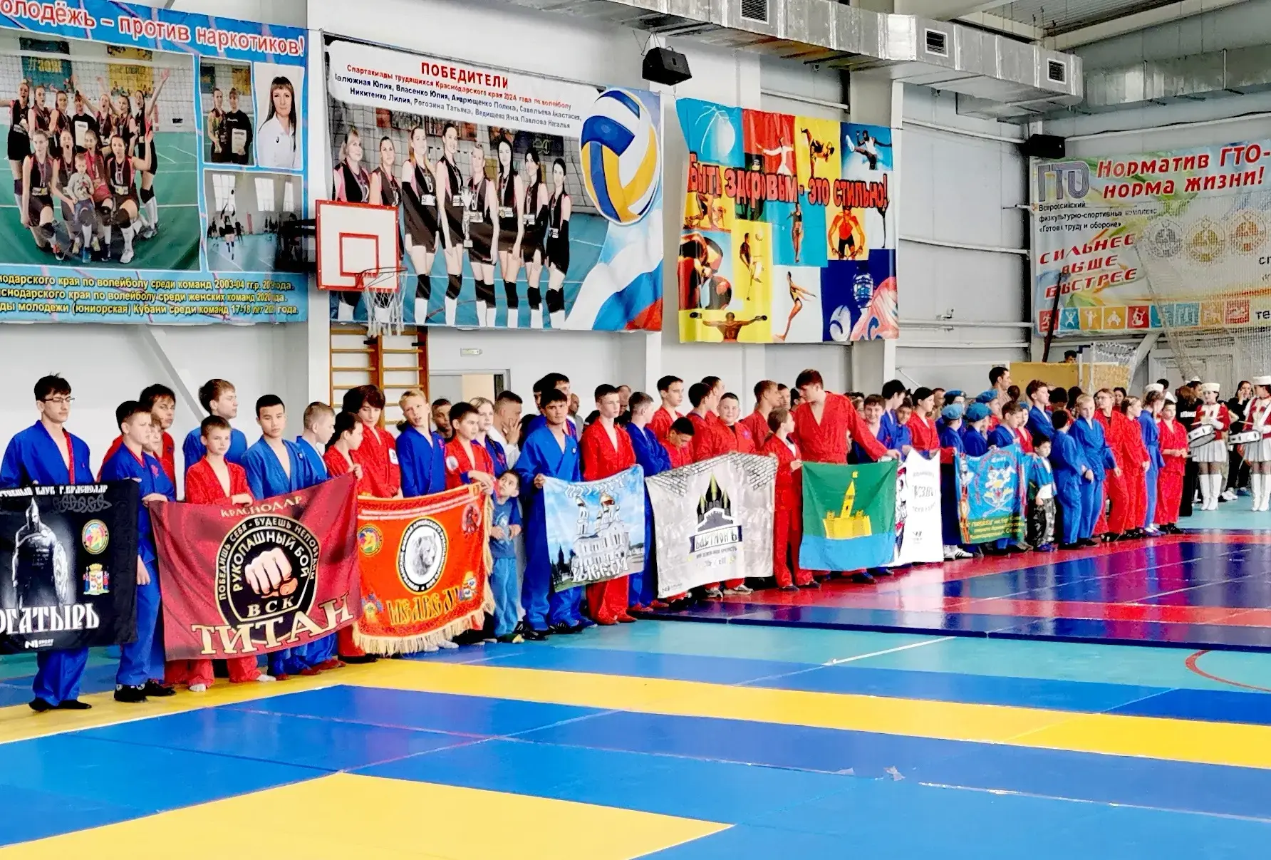 🥋 Казачья молодёжь Горячего Ключа успешно выступила на краевом турнире по универсальному бою.  В ста