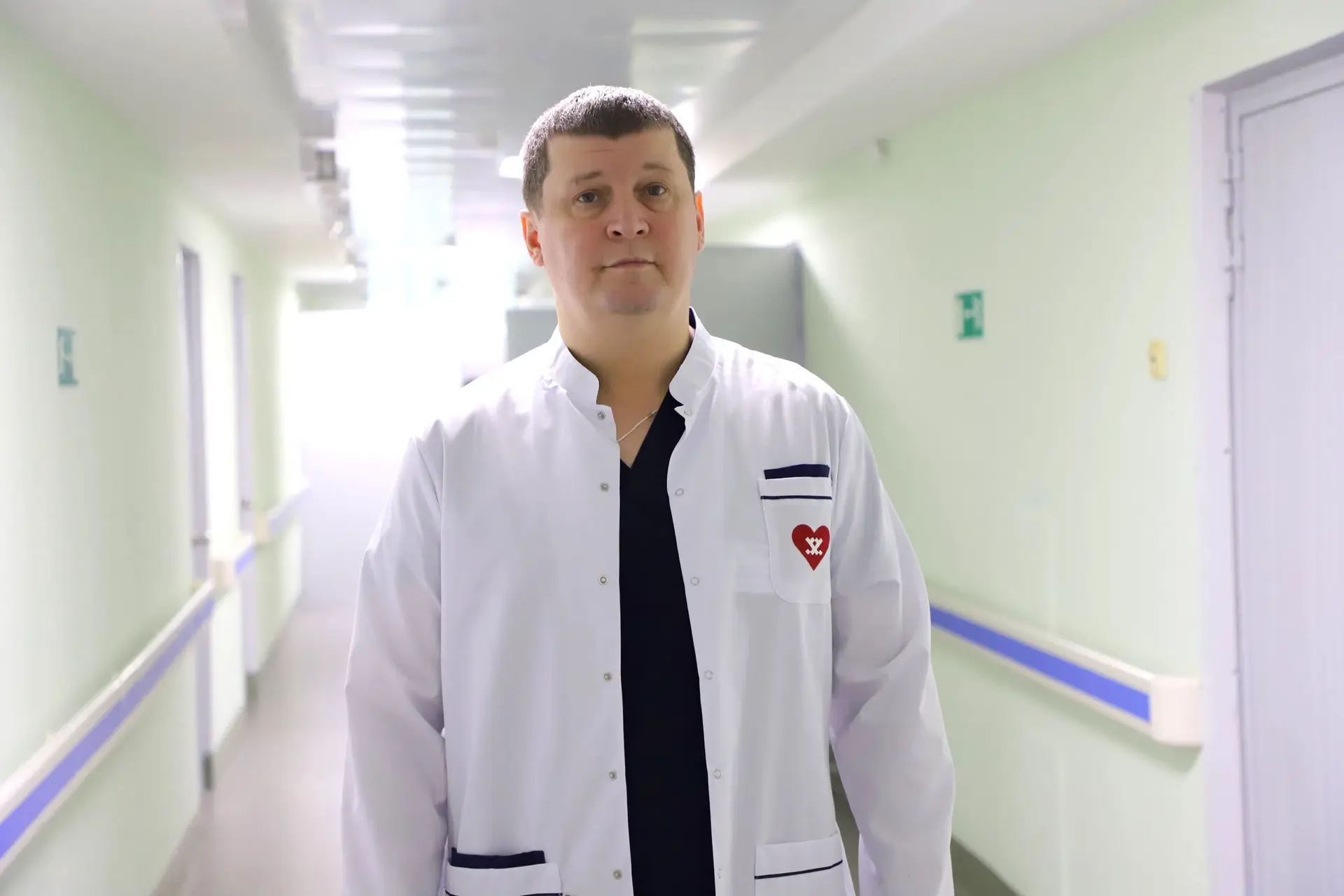 👨‍⚕️Ноябрьский хирург вернулся из Волновахи

✅Врач-хирург Леонид Панибратец успешно завершил двухме