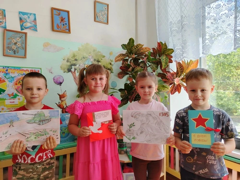 🎨 Наши звездочки — победители конкурса «Война в картинках»! 🏆