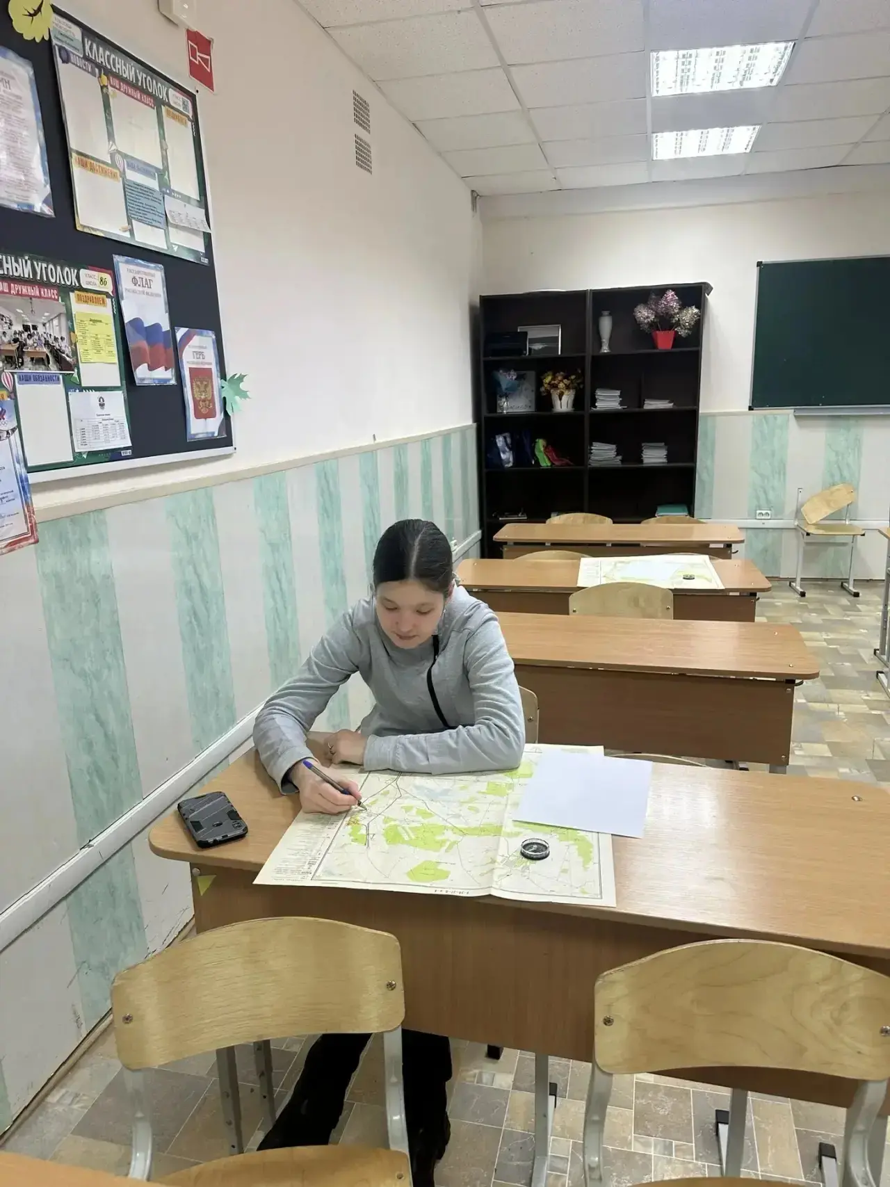 Команда учеников 8б класса поучаствовала в военно-патриотической игре «Зарница»  Ребята проходили ра