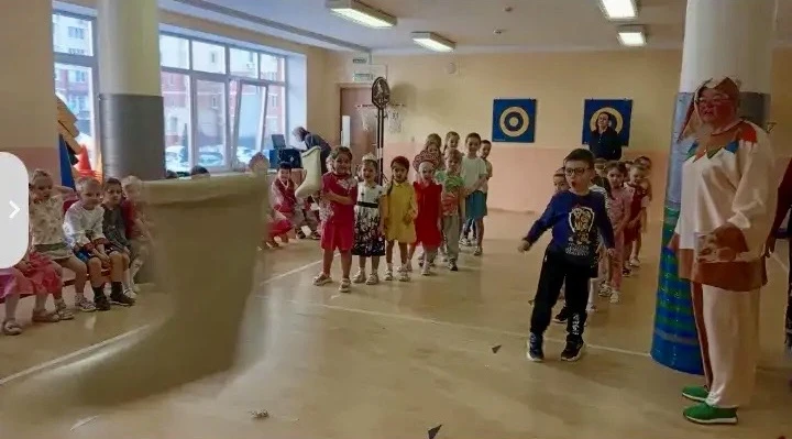 ☀️ Масленичные забавы у наших дошколят!  На этой неделе во всех дошкольных отделениях ребята провожа