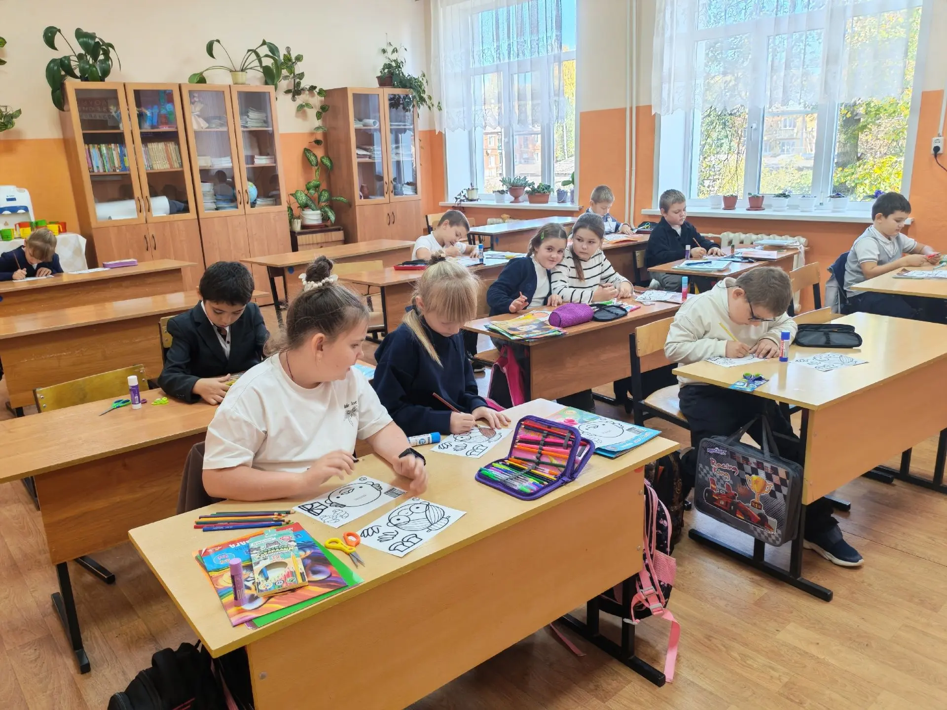 К Международному дню пожилого человека, который отмечается 1 октября, ученики 2 класса ...