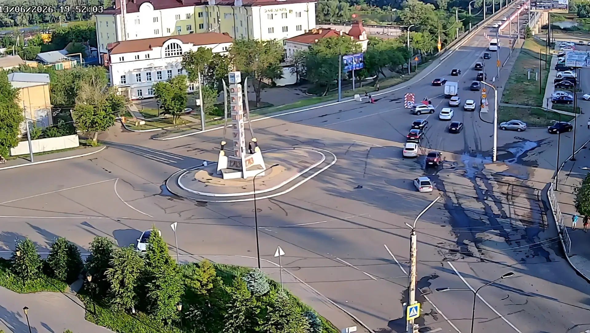 Движение по мосту через Урал на ул. Донгузской возобновлено

Автомобильное движение по мосту через р