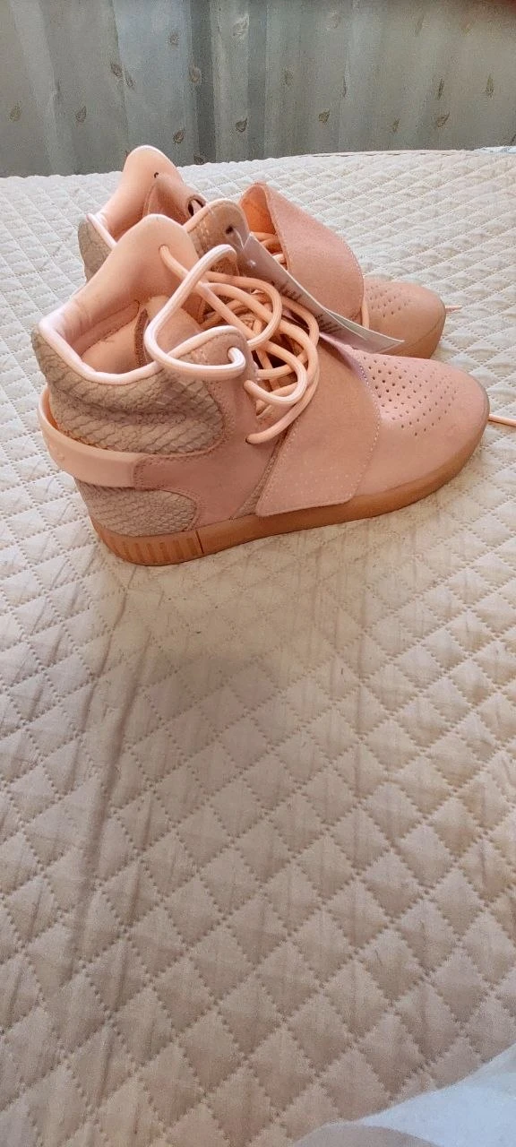 Продам кроссовки Adidas  Tubular Invader Оригинальные основной материал мягкая натураль...