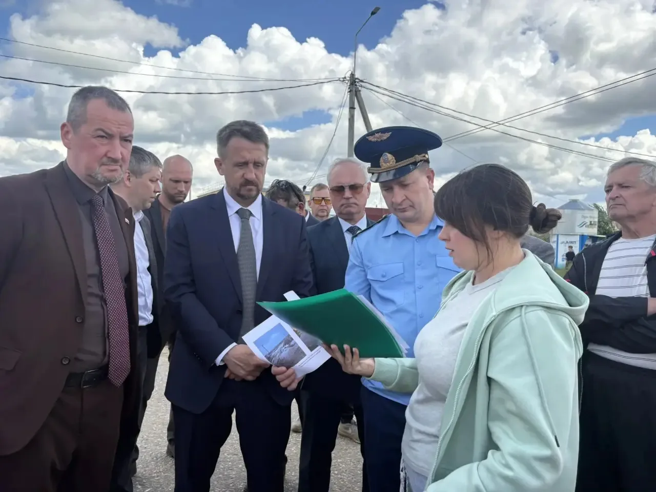 🏛️Первый заместитель прокурора области Николай Игнашин и представители органов власти выехали в мкр