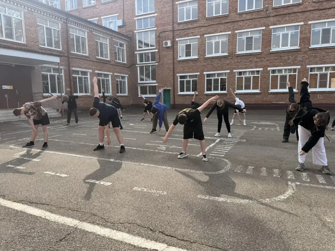 🏃‍♂️✨ День здоровья — мы в игре!🏃‍♂️  Сегодня, 7 апреля, наша школа превратилась в настоящую зону ак