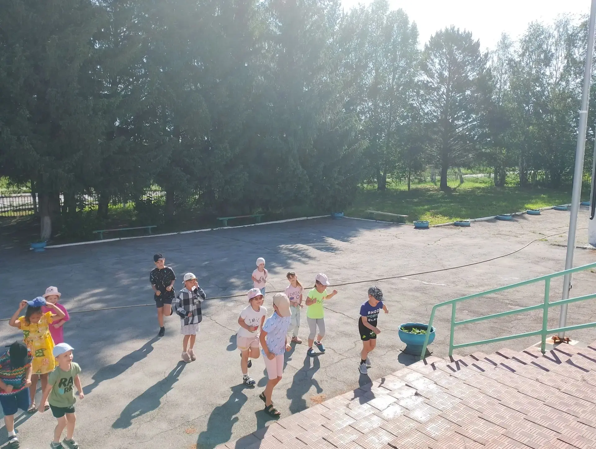 🌳✨ День Русской Березки в лагере "Апельсин" МБОУ "СОШ с. Верх-Коён"! ✨🌳
Сегодня в нашем дневном ла