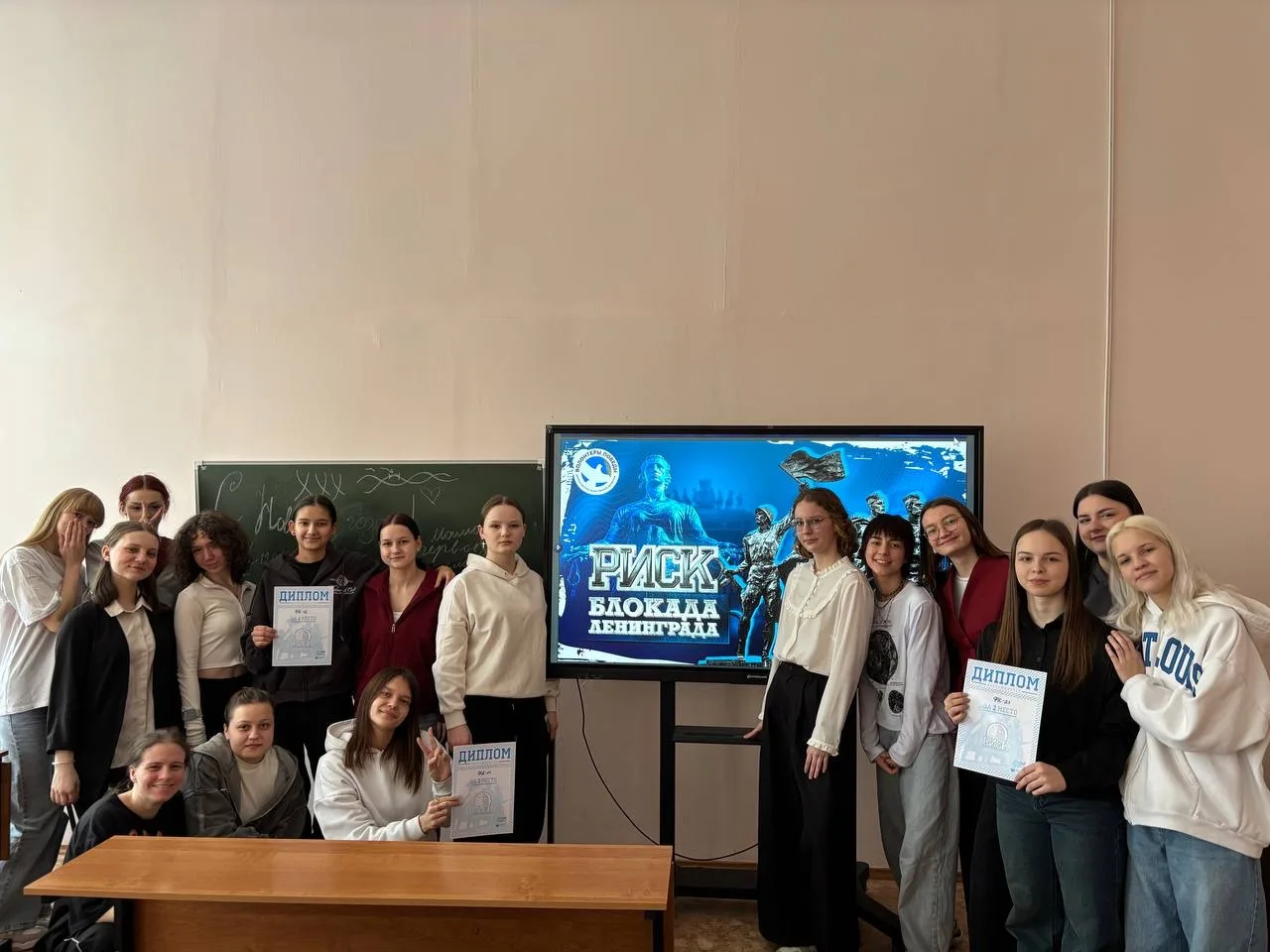 ✨ Память живет в сердцах: в колледже прошла игра «РИСК: Блокада Ленинграда»