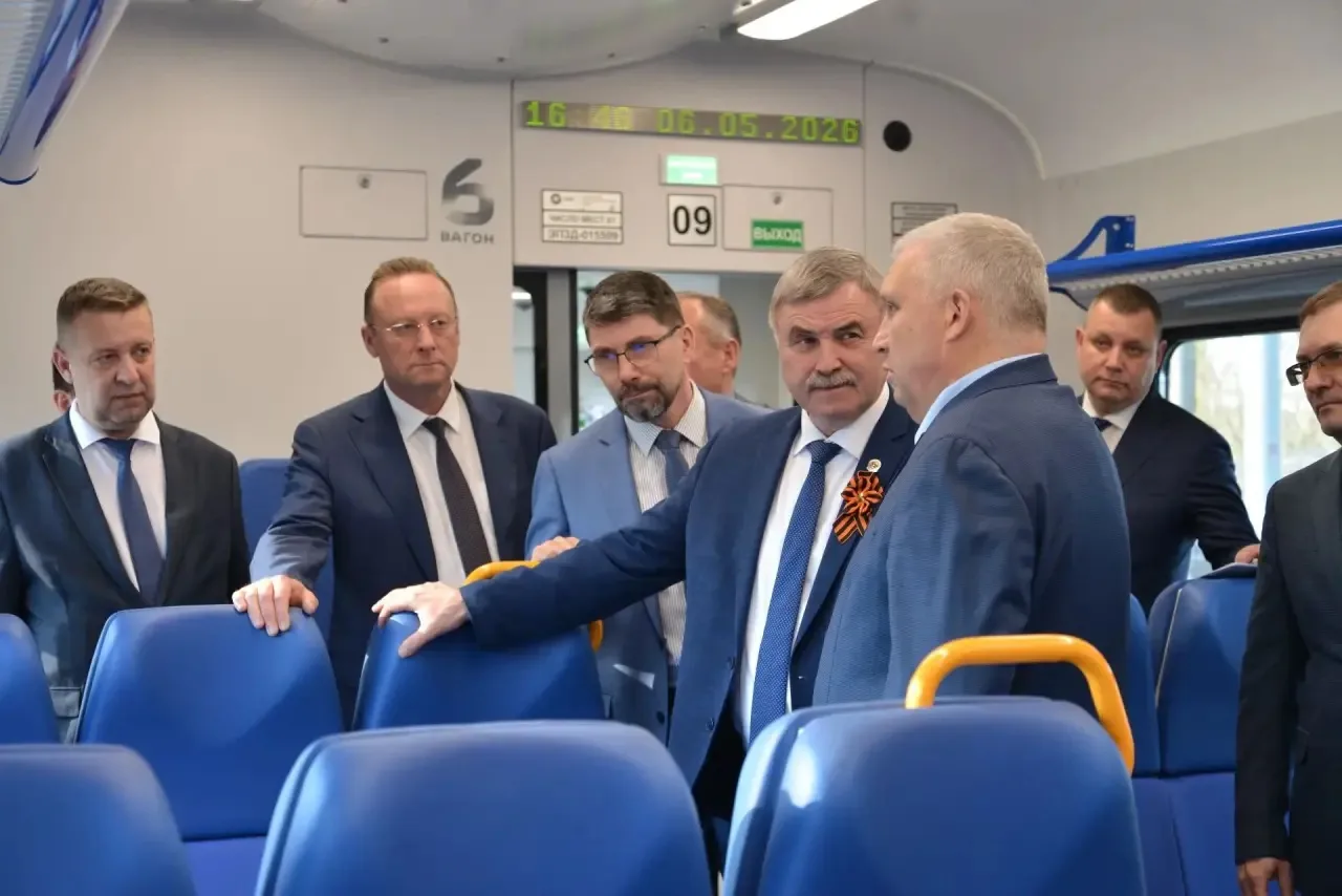 Фарит Ханифов осмотрел новые электропоезда, которые будут эксплуатироваться на маршруте Казань-Ижевс