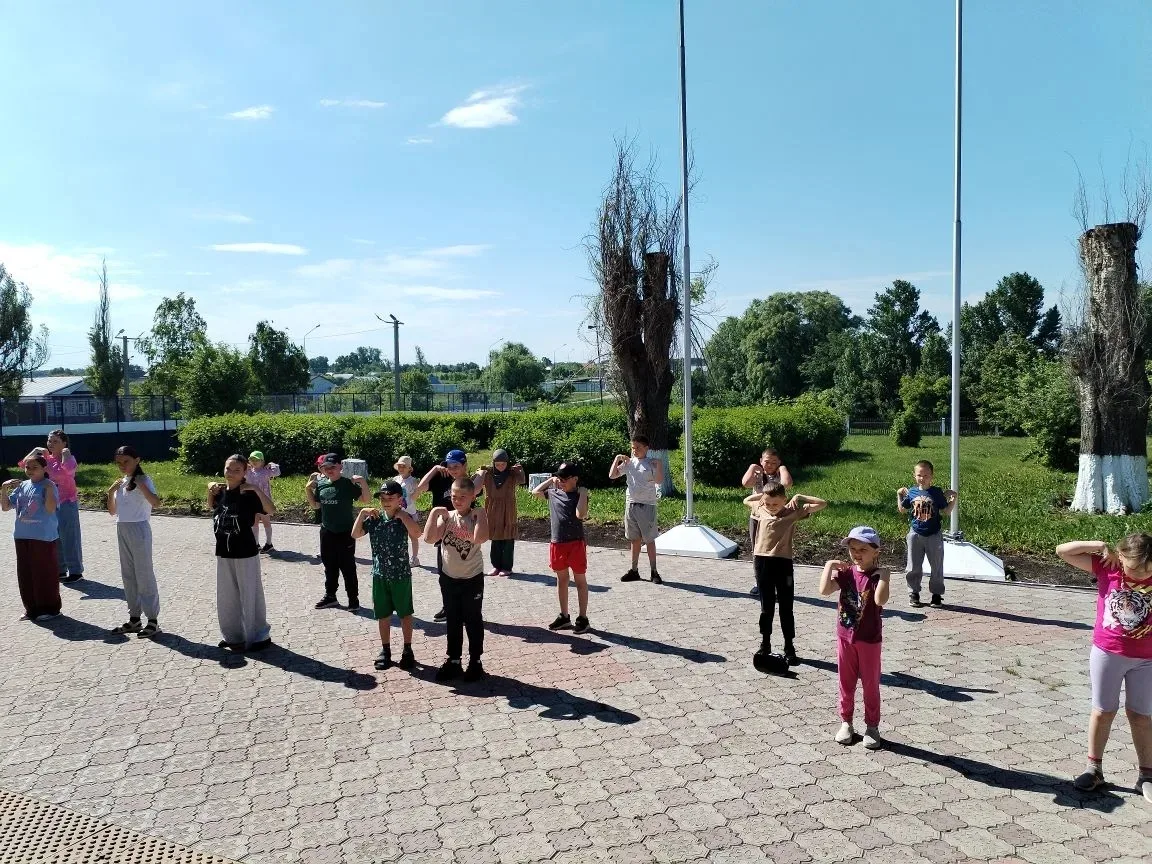День 11: «День музыки» в нашем пришкольном лагере!

Сегодняшний день был наполнен радостью, творчест
