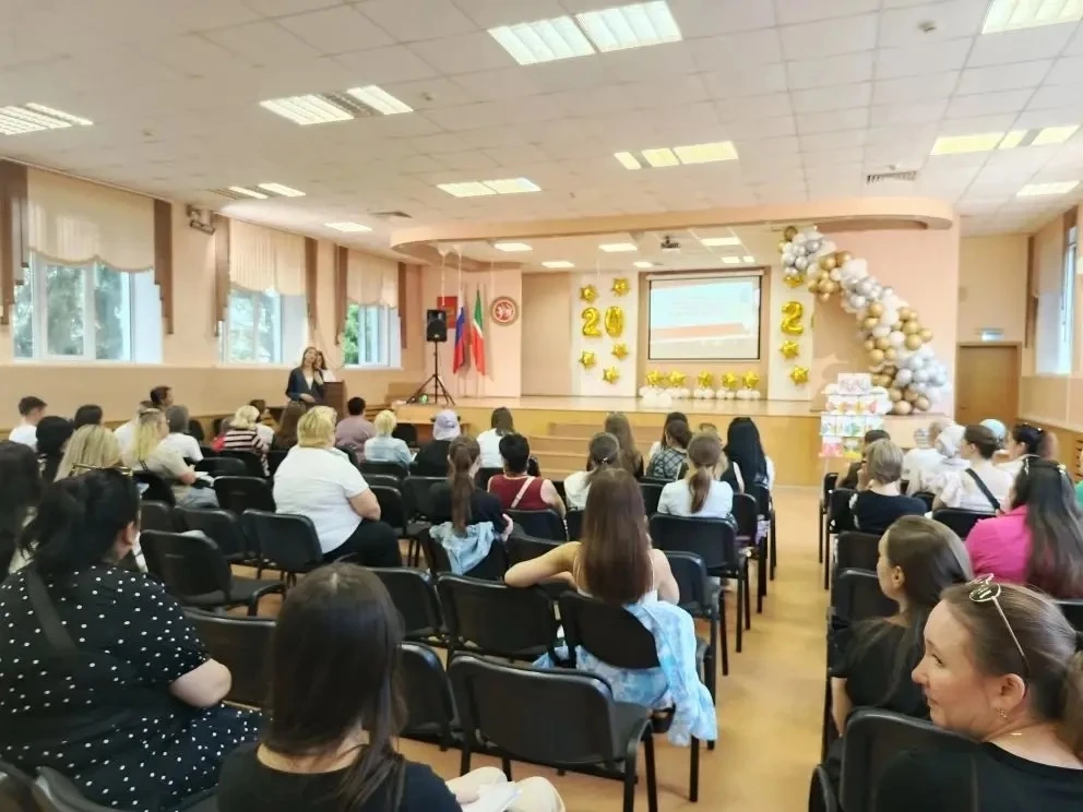 16.06 в школе прошла встреча  для родителей будущих первоклассников.