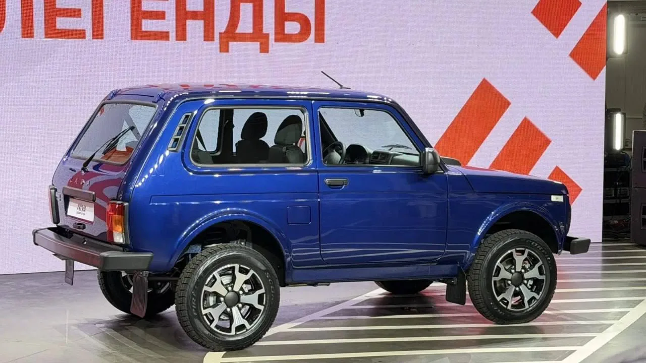 Автоваз запустил продажи обновлённой Нивы, стартовая цена которой составляет 1,2 млн ру...