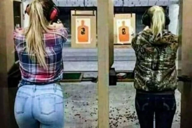 Иногда приходит время, когда нужно на примере объяснить разницу между .45 калибром и 9мм Люгер.
Ну и