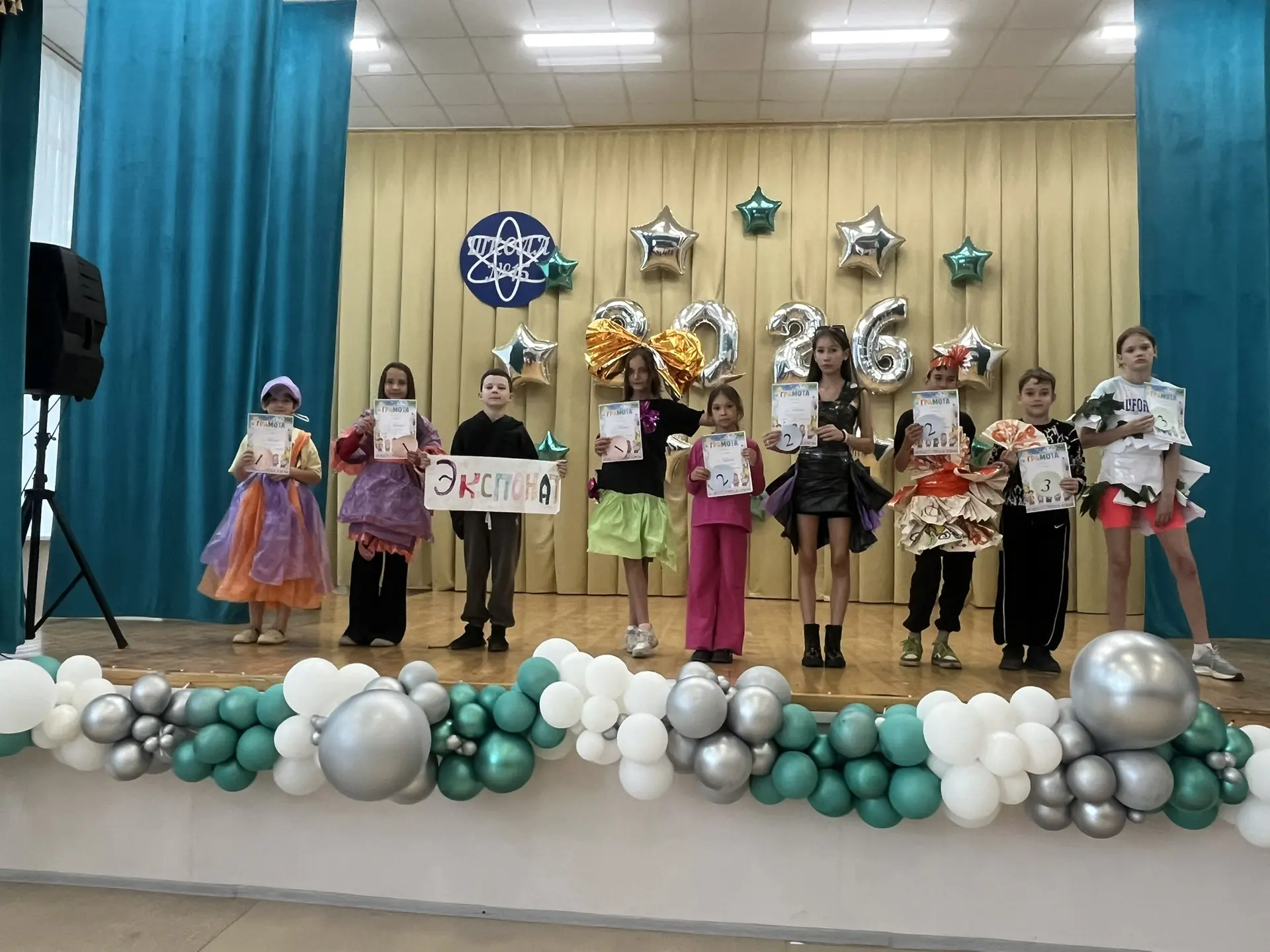 Сегодня в нашем лагере день «Красота спасет мир» превратился в настоящий модный батл, где каждый отр