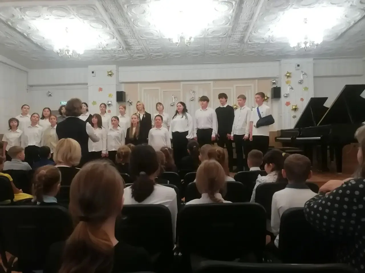Волшебный мир звуков: 3 «А» и 3 «Б» посетили праздничный концерт в ДМШ! 🎹🎸