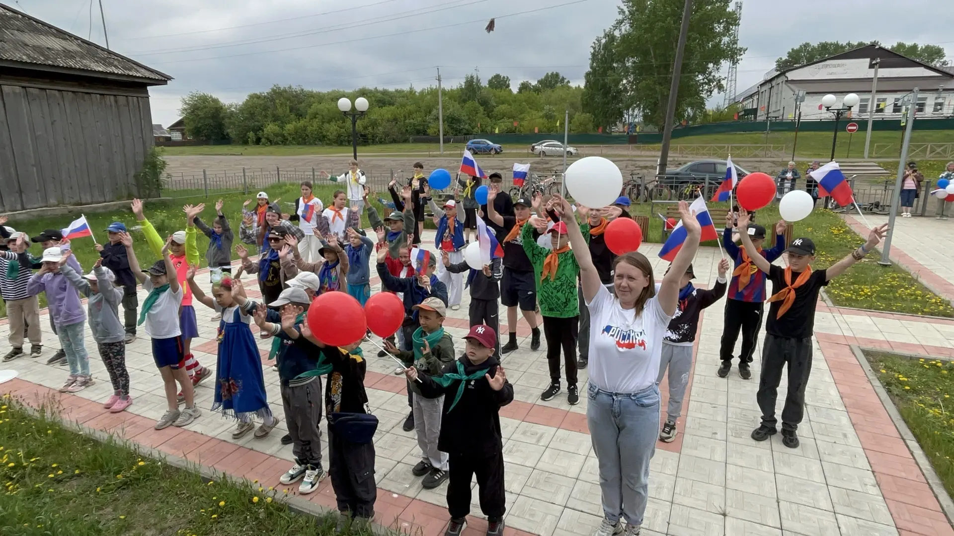 🇷🇺 Сегодня, 11 июня, в ЛДП «Улыбка» (Чеботарихинская школа) прошёл День России!
🚴‍♂️ Утро началос