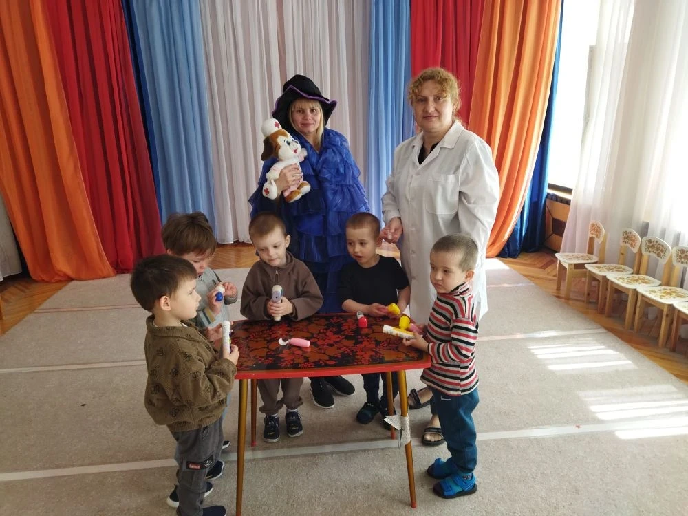 🌼 12 мая — Международный день медицинской сестры! 🌼
В честь этого дня к ребятам из младшей группы 