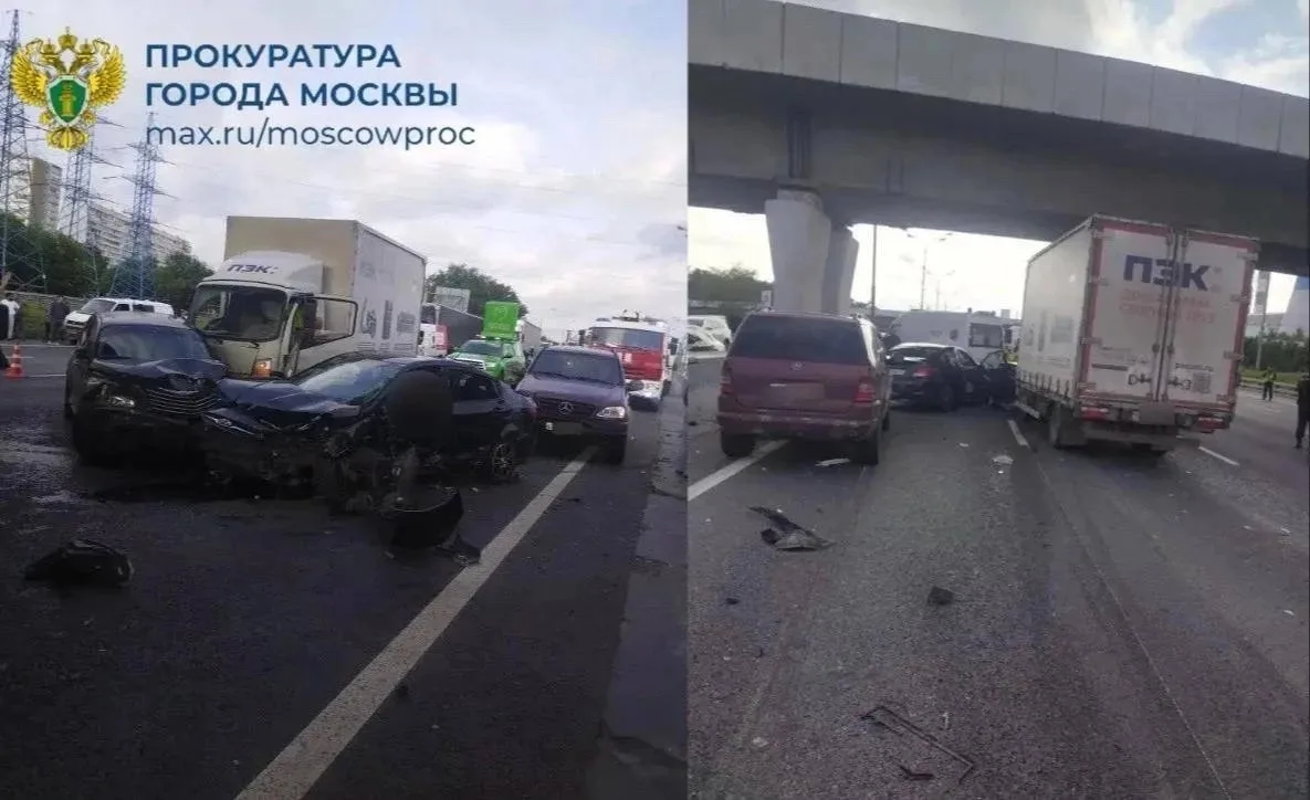 Крупное ДТП произошло на МКАД в районе съезда на улицу Подольских Курсантов. 

В результате аварии с