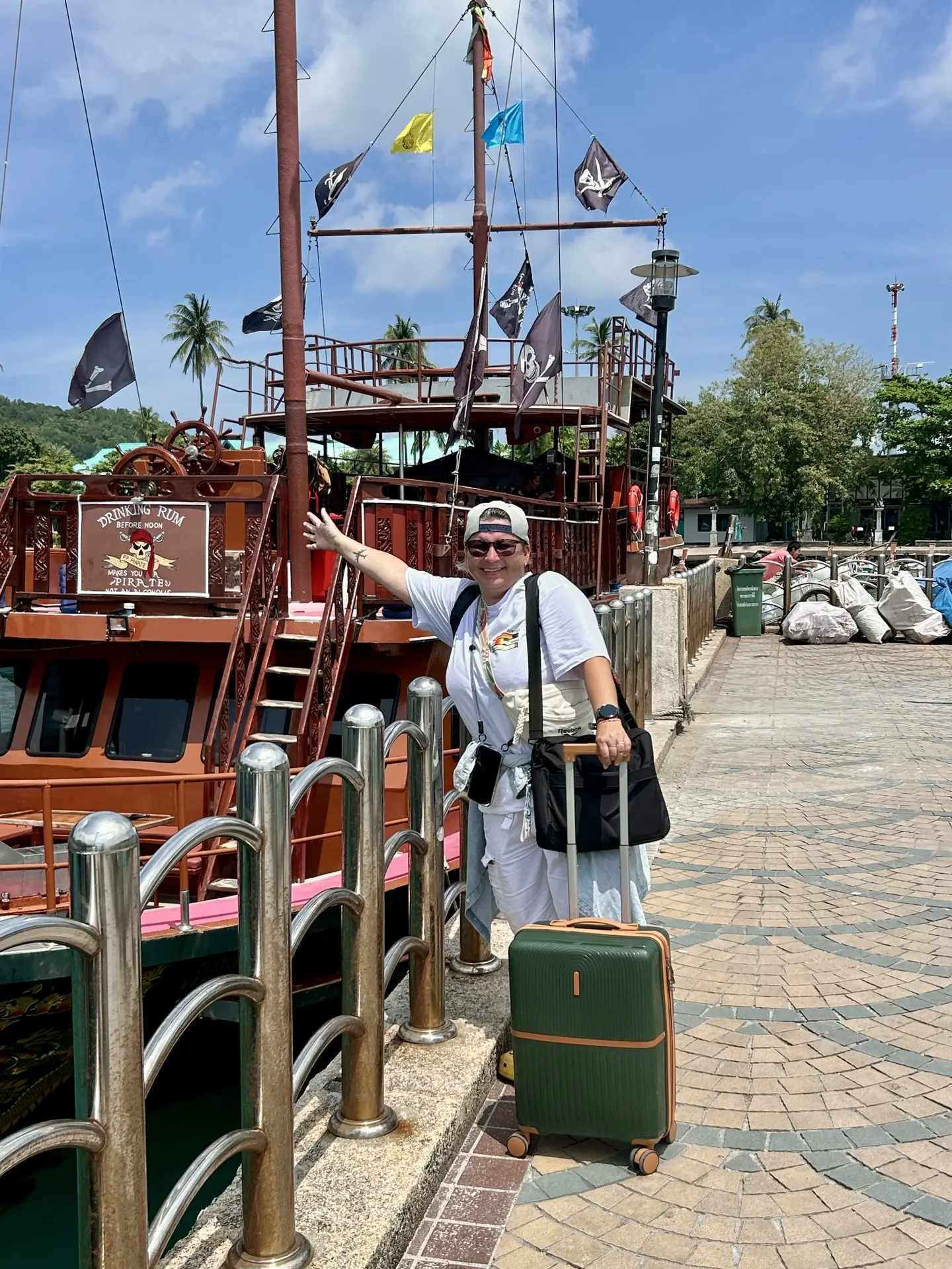 Приезжаешь, а тут бац и пиратский корабль 🏴‍☠️