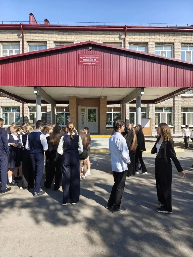 11 июня 2026. День точных наук и человеческих отношений: в Лесозаводском МО стартовал ЕГЭ по физике 