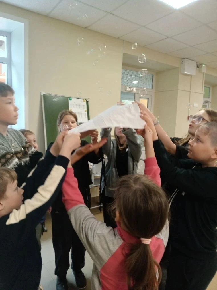 День здоровья🏫

✏️В нашей школе прошёл День здоровья, и это было по-настоящему жарко! 🔥 

💥Семь д