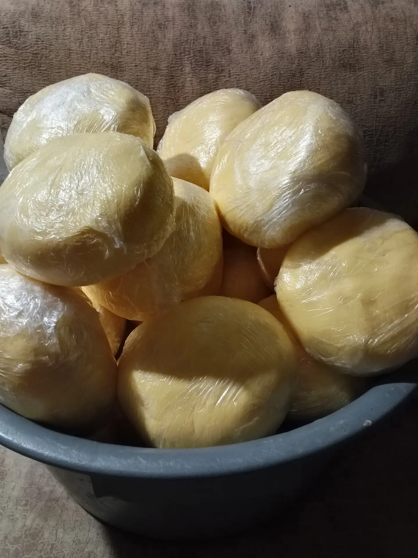 Принимаю заказы на домашнее сливочное масло 🧈 цена 1200 р кг . Звонить по номеру +7978...