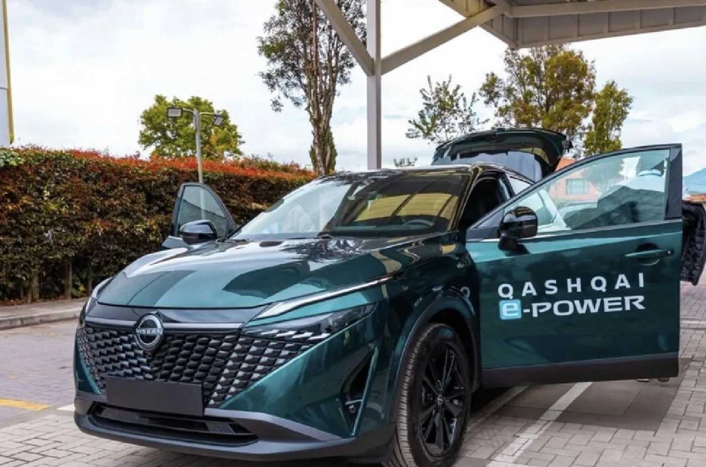 Кроссовер-рекордсмен: Nissan Qashqai e-POWER преодолел 1980 км на одном баке и попал в Книгу Гиннеса