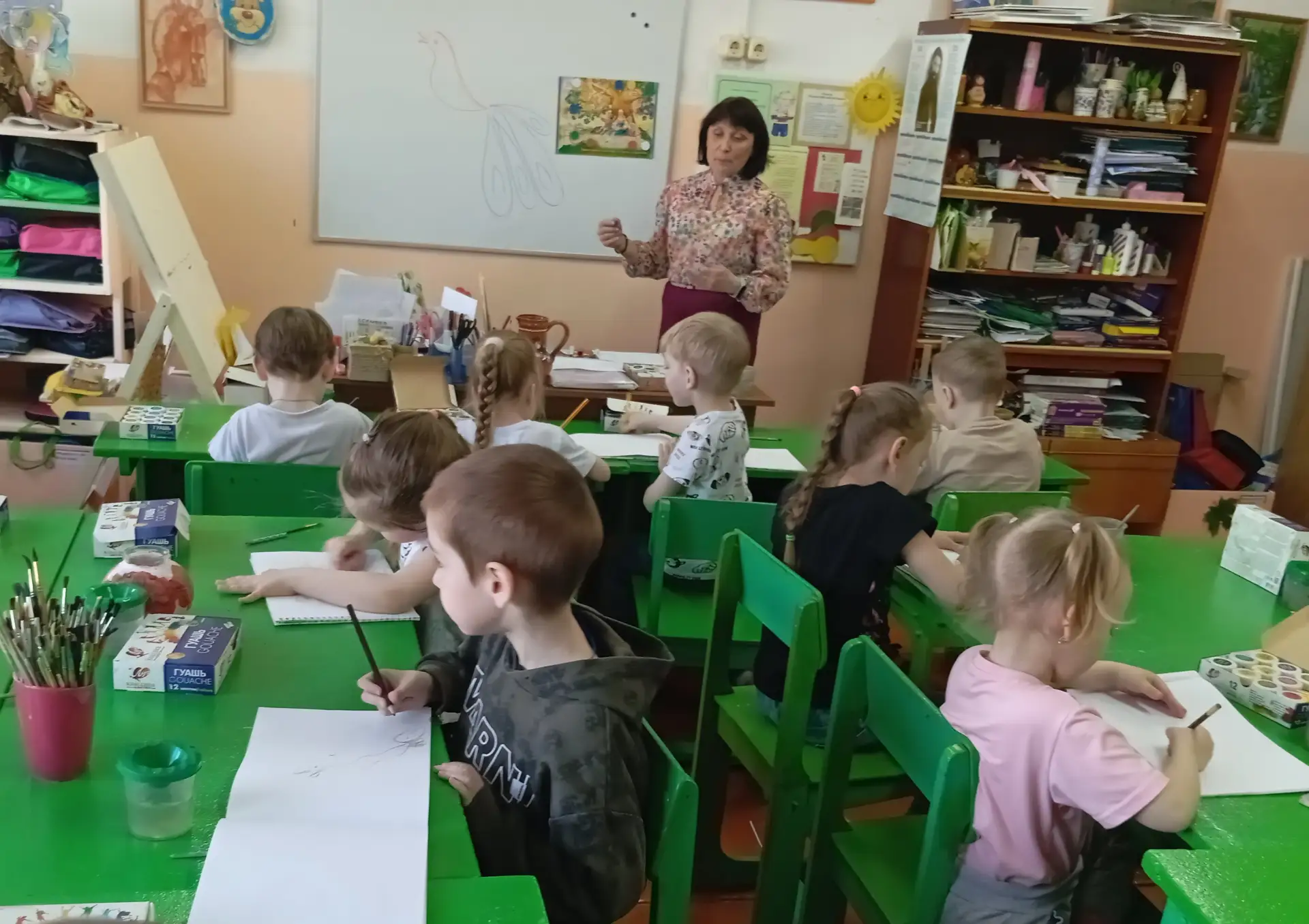 ✍️🫟Дошколята из объединений "Акварелька" и "Волшебная бумага" очень любят ТВОРЧЕСТВО!🎨🙌