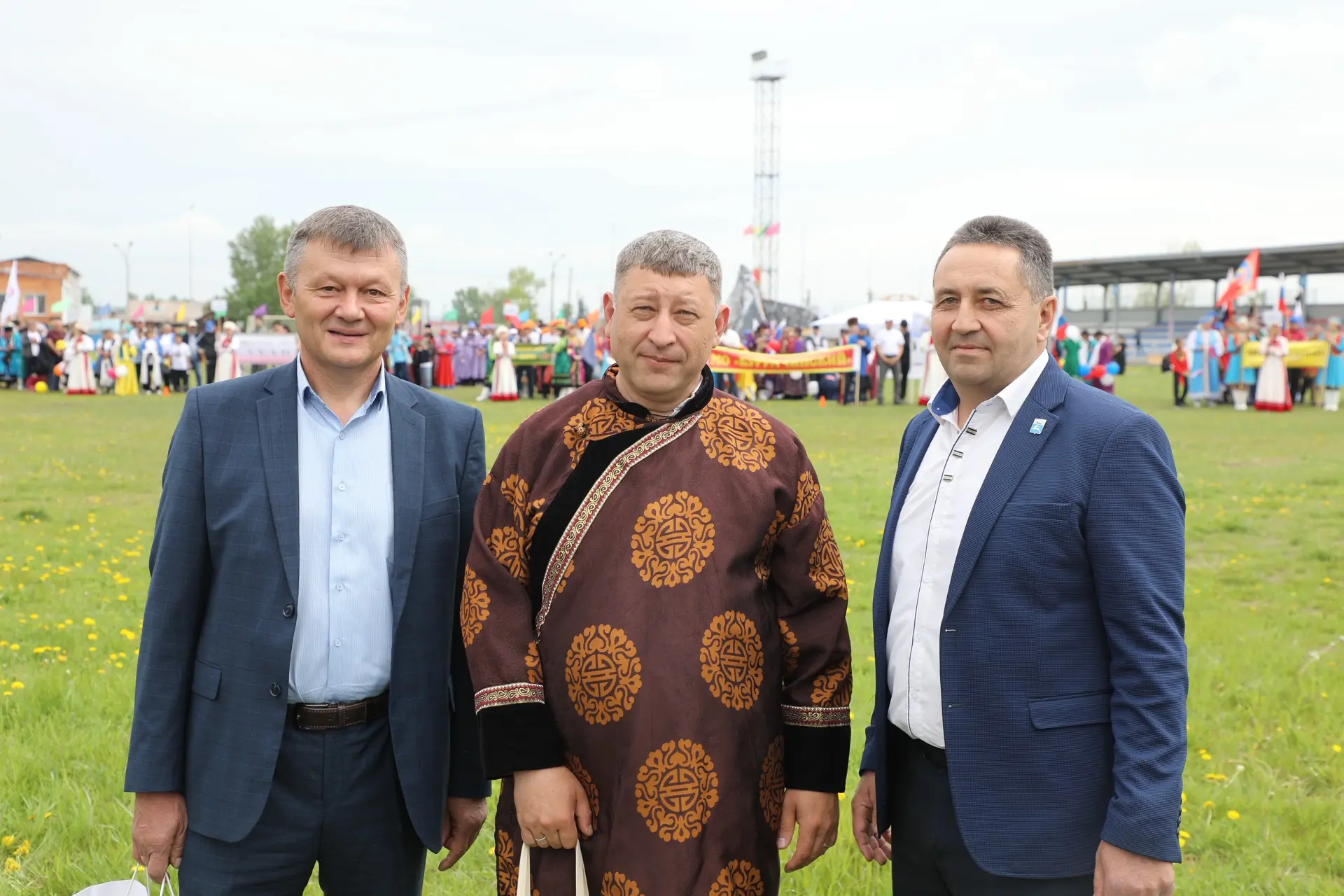 Добрососедство с размахом: Качугский округ в гостях у Баяндаевского района! 🇷🇺🤝

Мэр нашего округ