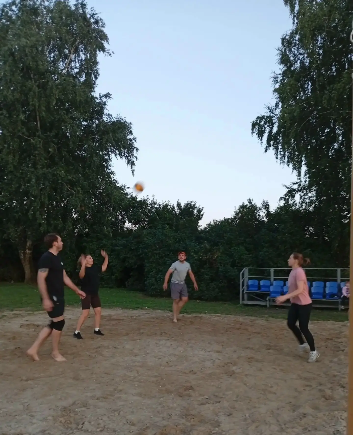 🤾‍♀🤾‍♂В августе спортивная площадка активно работает, предлагая школьникам и их родит...