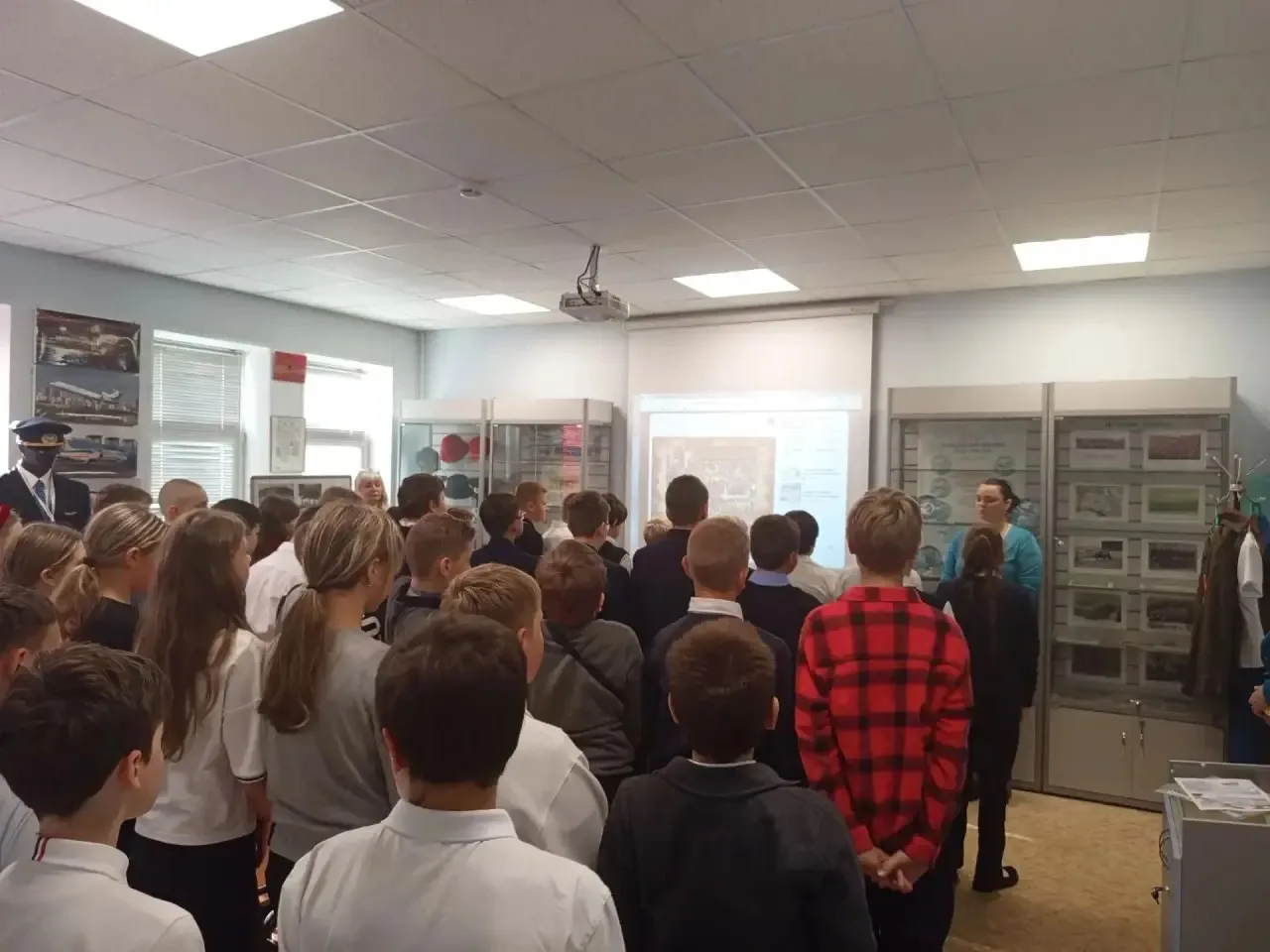 🕊️ Сегодня в нашей школе прошли мероприятия, посвящённые Дню солидарности в борьбе с т...