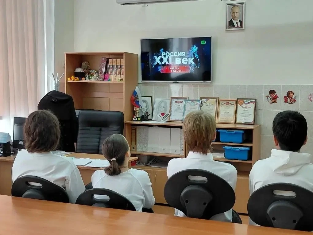 В нашей школе прошли классные часы для учеников 9-11 классов на тему «Сохраним природу Ставрополья. 