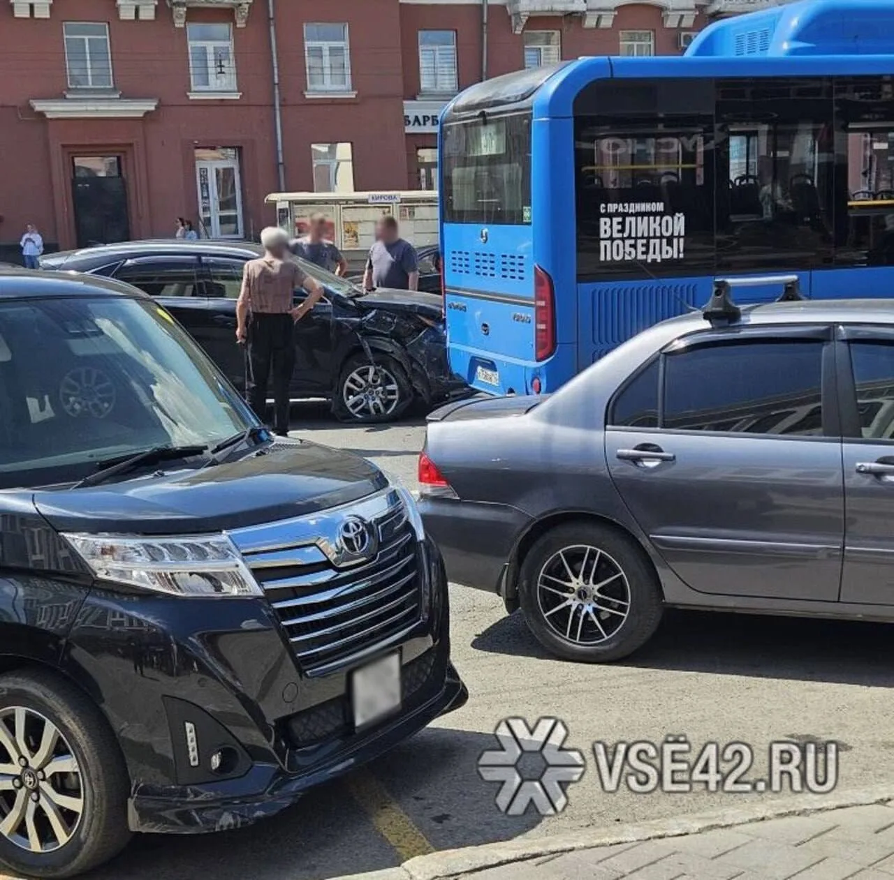 В Кемерове произошло ДТП с автобусом в центре города