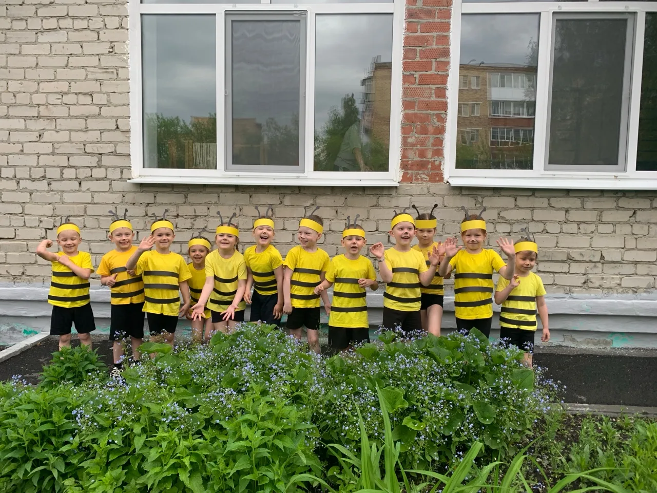 🐝ПЧЕЛИНОЕ НАШЕСТВИЕ В ГРУППЕ «СКАЗКА»!🐝