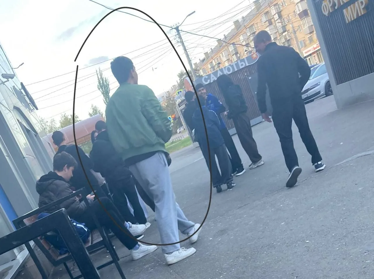 хотела бы познакомиться с этим мальчиком) киньте юз если нет девушки