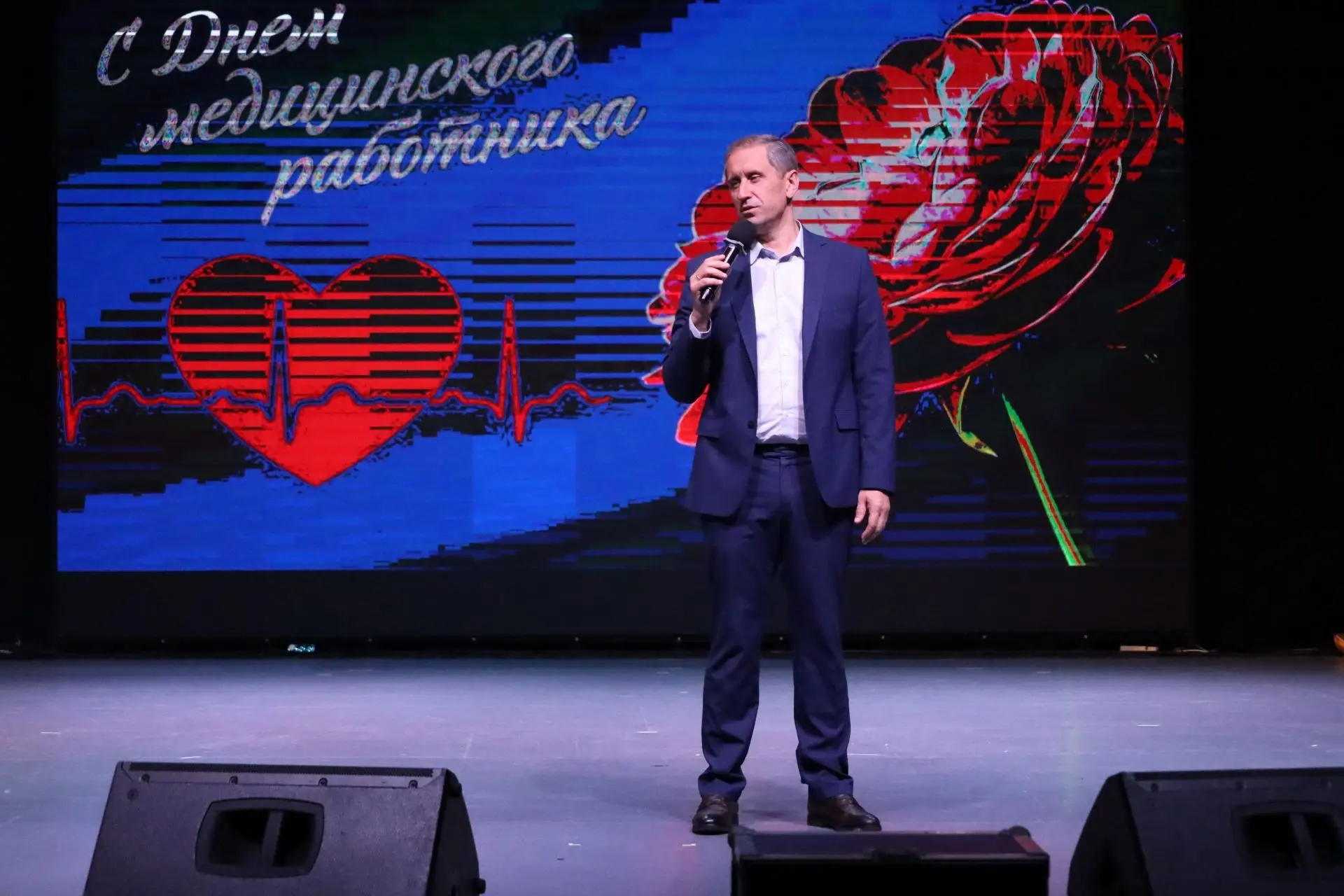 🌸В Сафонове чествовали лучших медиков
