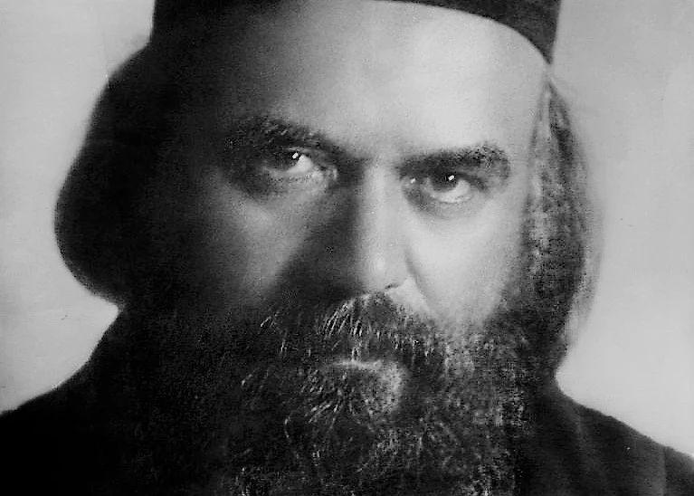 Солнце отражается в чистых водах, а небо – в чистом сердце.