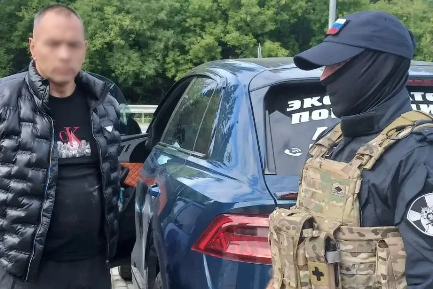 ⚡️В Смоленске при содействии спецназа Росгвардии задержан подозреваемый сбыте наркотиков
