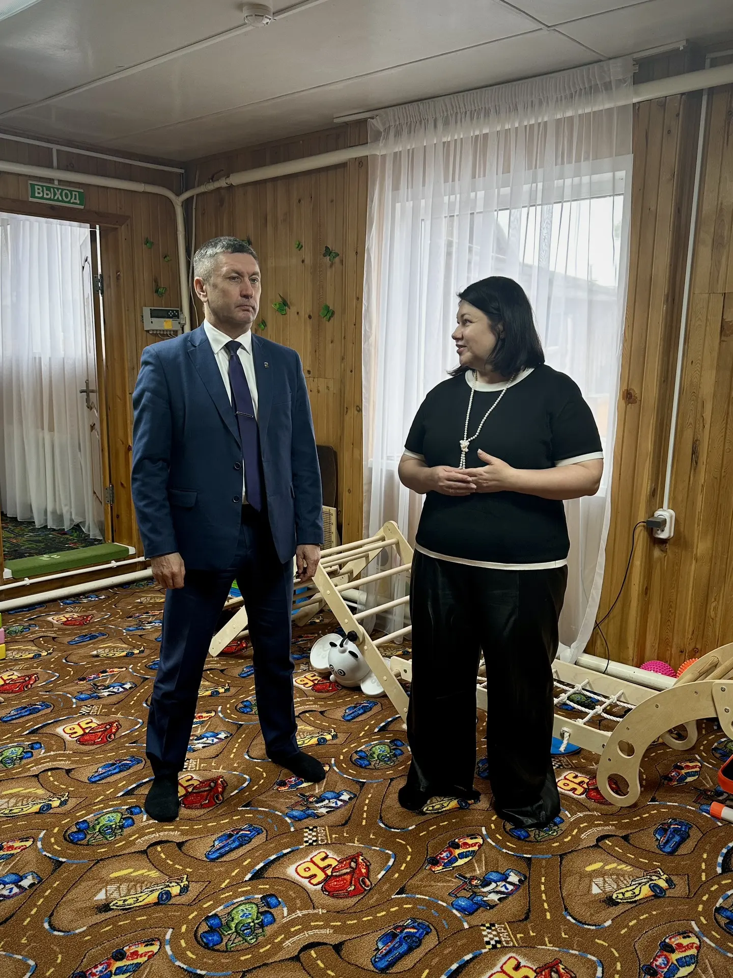 💛 Мэр города Олег Котов посетил Инклюзивный центр детского развития «Мой ребёнок»