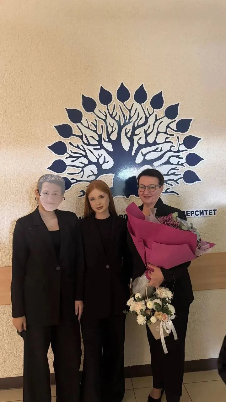 🔥🔥🔥Ваш директор и справа и слева-  такое явление еще не исследовано учеными, есть по...