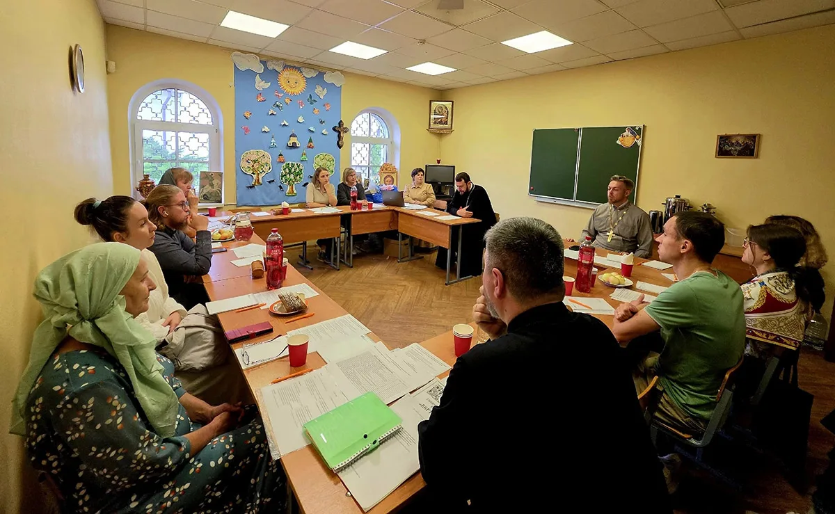 Заседание методического объединения руководителей и преподавателей воскресных школ Невс...