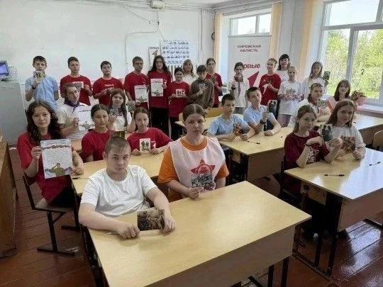 Слова поддержки из Кировской области скоро отправятся на передовую ✉

Важная часть помощи бойцам на 
