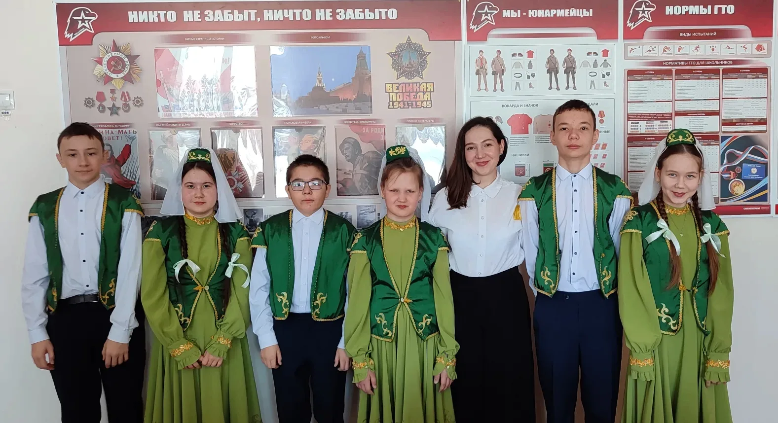 "Яшьлек" бию коллективы
МБОУ "Нижнекуюкская ООШ" Атнинского муниципального района Республики Татарст