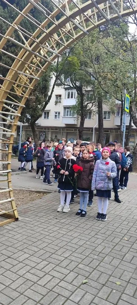 Орлята нашей школы продолжают важную и трогательную работу — знакомство с историей жизни Левона Торо