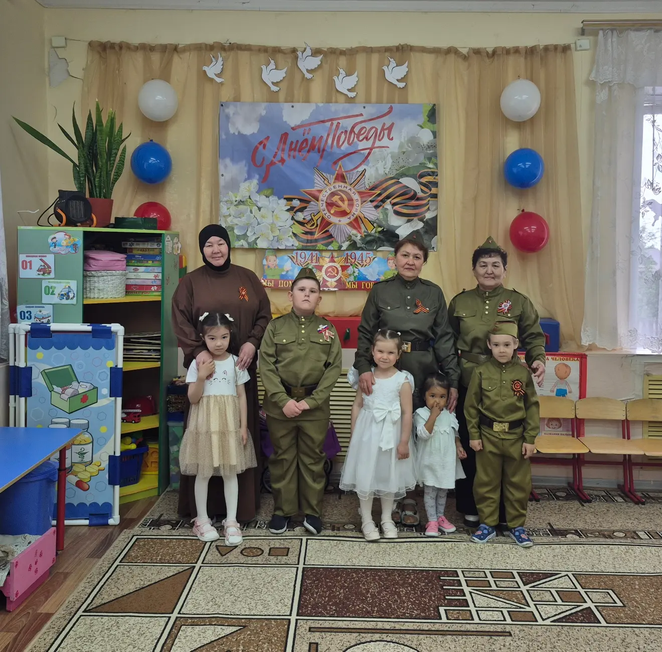 День Победы один из самых почитаемых праздников в нашей стране. 9 мая 1945 года уходит ...
